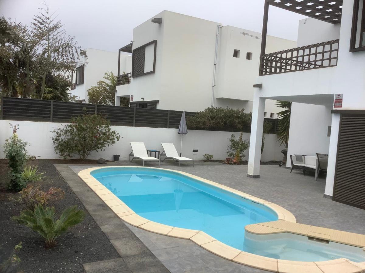 Modern Villa With Sea Views Costa Teguise Exterior photo